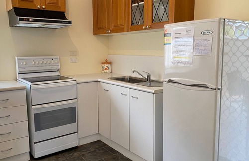 Cunjurong Point Cottage | Batch on The Bounty - Two bedroom granny flat