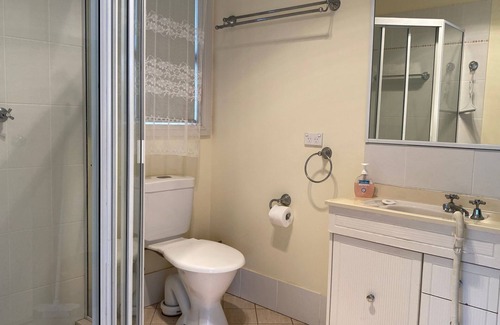 Cunjurong Point Cottage | Batch on The Bounty - Two bedroom granny flat