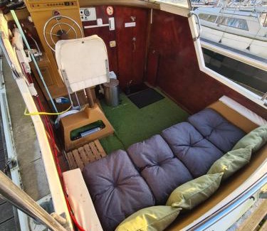 Ouistreham Boat Rental | Bateau