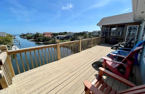 Ocracoke House | Batgirl's Hideaway: Ocracoke Waterfront Paradise
