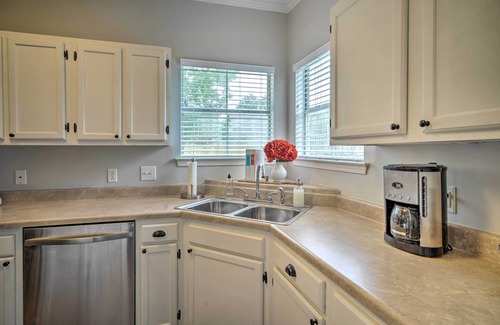 Highlands - Perkins House | Baton Rouge Game Day House w/Chic Yard Space