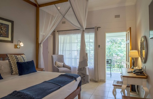 Victoria Falls Cabin | Batonka Guest Lodge