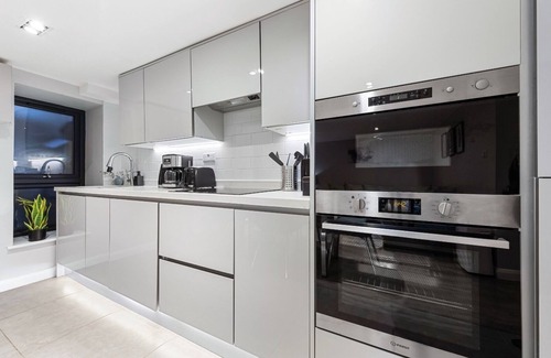 Shaftesbury Apartment | Battersea Area - Apartment - Sleeps6 - City Centre