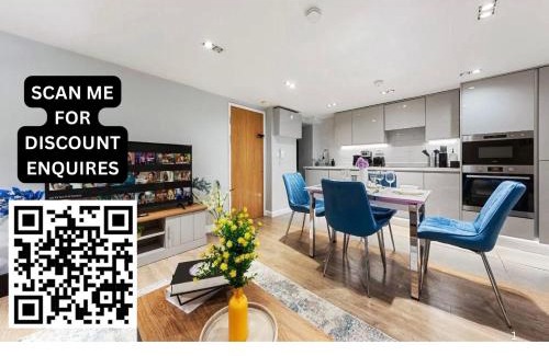 Shaftesbury Apartment | Battersea Central London Access , Mini Bar , AC