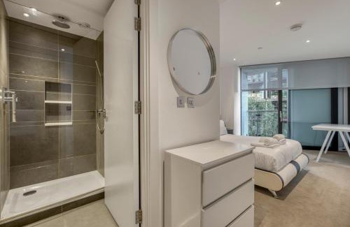 Nine Elms Apartment | Battersea Power Station 2BR 2BA Riverside