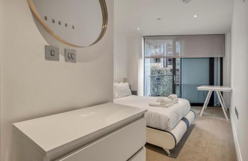 Nine Elms Apartment | Battersea Power Station 2BR 2BA Riverside