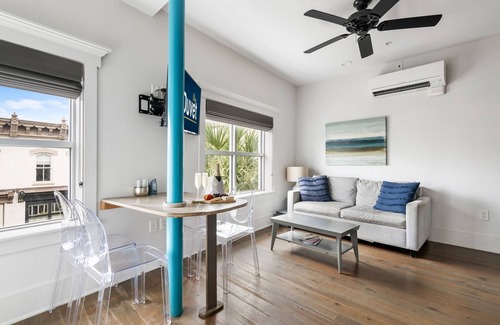 Downtown Charleston Apartment | Battery Suite | In the Heart of King Street!