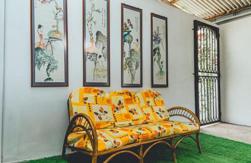 Batu Pahat Villa | Batu Pahat w Pool table & Karaoke Villa 4BR16pax by Our Stay