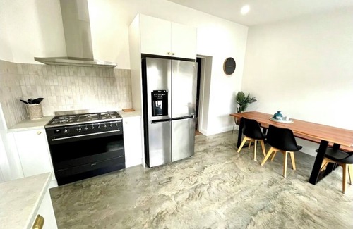 Bendigo Cottage | Baxter Cottage - Renovated & Centrally Located