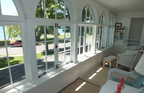 Harbor Springs Cottage | Bay Bliss on Beach Drive - Wequetonsing - With Private Beachfront