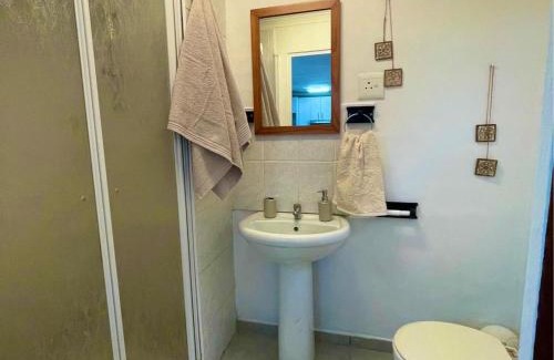 Gordons Bay Central House | Bay Breeze Guesthouse Selfcatering