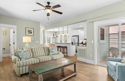 Bermuda Bay House | Bay Breeze: Shared Pool, Hot Tub, Short Stays OK