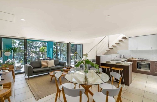 Huskisson Apartment | Bay Breeze Summary: M