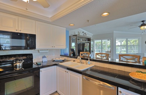 Siesta Key Condo | Bay Breezy condo with Beach access