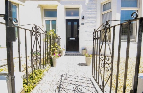 Grangetown Apartment | Bay City Studio Apartment in Cardiff