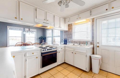 Indian Bay House | Bay Dream Believer