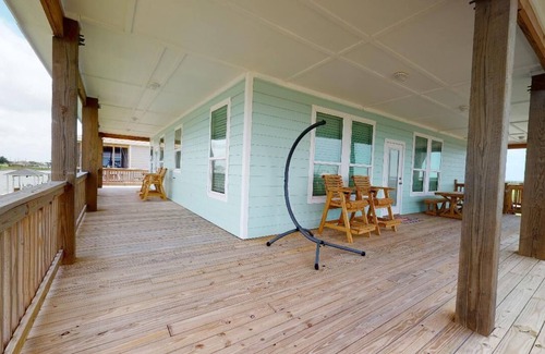 Galveston House | Bay Dreaming: 3 BR, 2 BA House in Port Bolivar, Sleeps 12