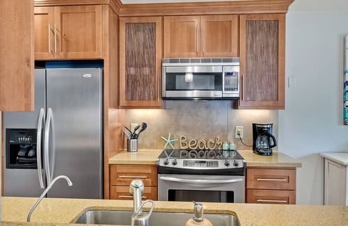 Crown Point Condo | BAY FRONT complex, Penthouse, steps to sand, boardwalk Mission Bay Pacific Beach