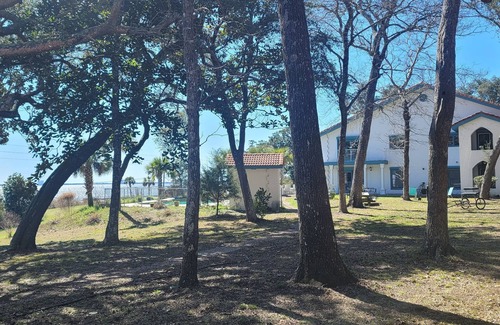 Fort Walton Beach - Destin House | Bay-Front Dream Mansion and Large Guest House -20 minutes to beaches, 4 acres!