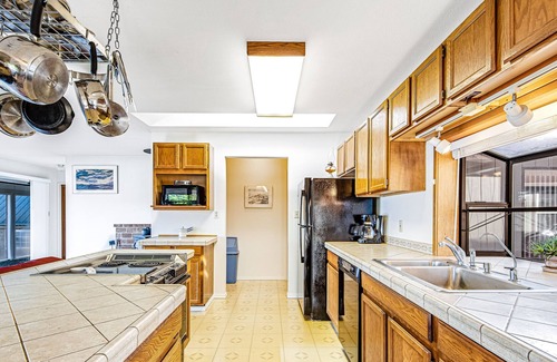 Port Ludlow House | Bay Front Home w/ Water Views, Free WiFi, Expansive Lawn and Wood Stove