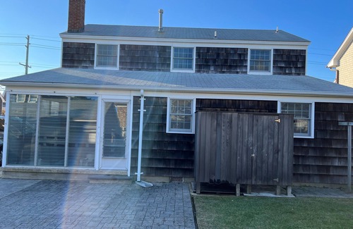 Avon House | Bay Head Colonial - around the corner from the beach!
