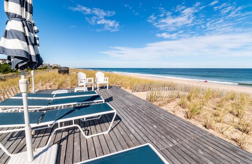 Avon House | Bay Head Home on the Ocean with Pool