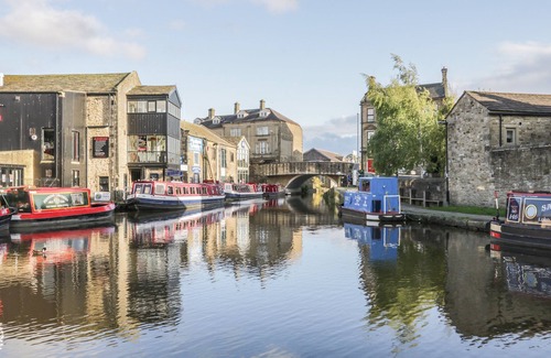 Skipton Cottage | BAY HORSE COTTAGE, family friendly, with open fire in Skipton