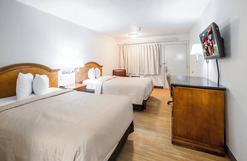 Bearss Plaza Hotel | BAY INN