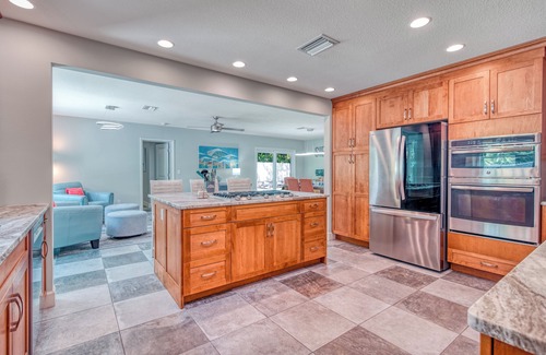 Bay Isle House | Bay Isle Bliss | Pet Friendly 🐶 w/Private Pool, Spa, Putting Green and Walk to Shell Beach