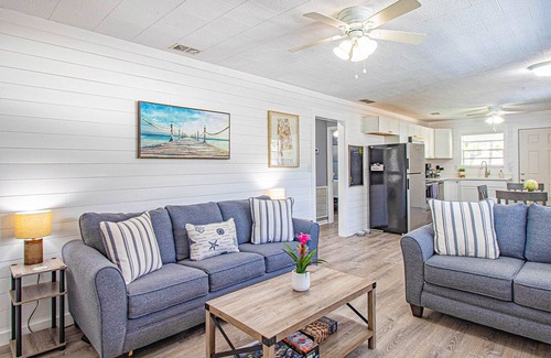 Ono Island House | Bay La Launch: Two Bed/One Bath House