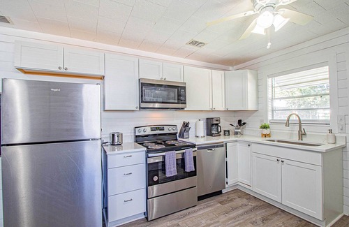 Ono Island House | Bay La Launch: Two Bed/One Bath House