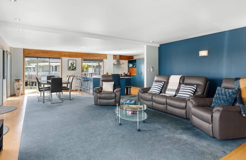 Opua Apartment | Bay of Islands On The Water Apartment-The landing