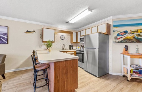 Little River Apartment | Bay Tree Getaway 28G