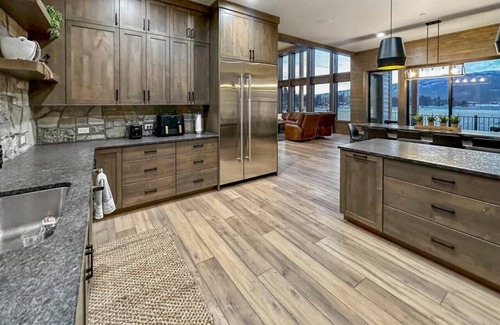 Donnelly Cabin | Bay View Base .