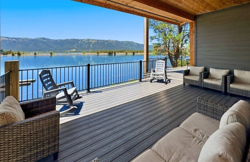 Donnelly Cabin | Bay View Base .