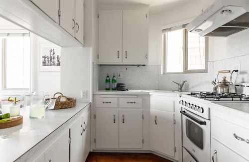 Central Mission Beach House | Bay View Buyout A by AvantStay | Mission Beach Home on the Sand | Sleeps 20