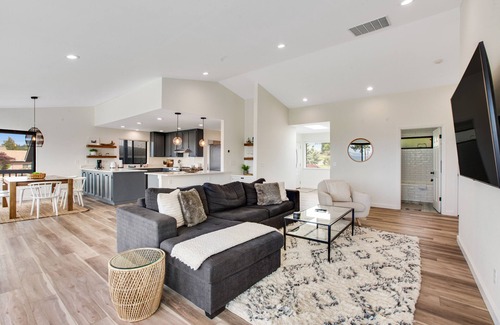 Coupeville House | Bay View Gem with Fast WiFi, Deck, Enclosed Yard, & Dogs OK