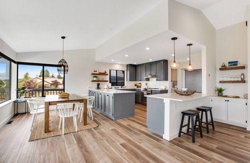 Coupeville House | Bay View Gem with Fast WiFi, Deck, Enclosed Yard, & Dogs OK