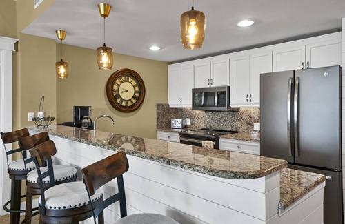 Baytowne Wharf Condo | BAY VIEW! MARINA VIEW! RESORT POOL! HUGE 3/3 CONDO IN RESORT! MINUTES TO THE GULF!