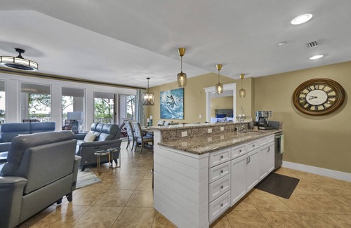 Baytowne Wharf Condo | BAY VIEW! MARINA VIEW! RESORT POOL! HUGE 3/3 CONDO IN RESORT! MINUTES TO THE GULF!