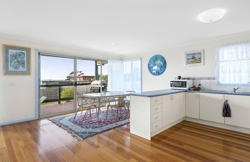 Portarlington House | Bay View - Open living with great views