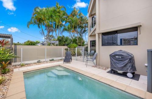 Urangan Apartment | 'Bay View' with Pool and Rooftop Entertaining Area