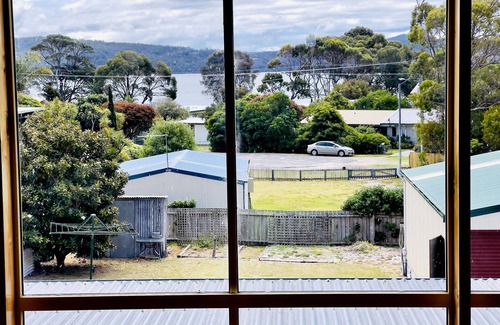 Stieglitz House | Bay views Escape: Relaxing Home for You and Your Family with outdoor EV Charger