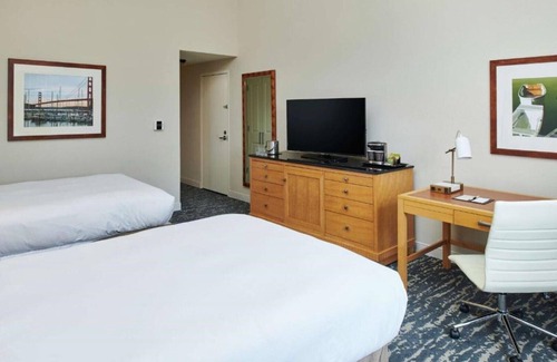 Berkeley House | Bay views overlooking Berkeley Marina !