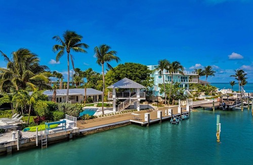 Toll Gate Shores House | Bay Views, Spa, Pool, Tiki Hut, The Perfect Islamorada Getaway!
