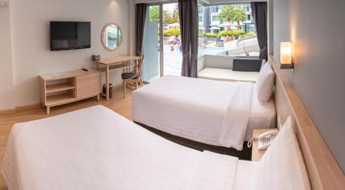 Cha-am Hotel | Bay Window at Sea