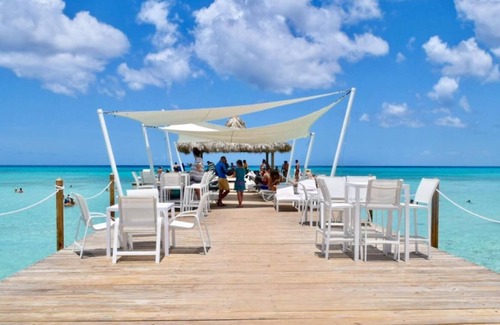 Bayahibe Apartment | Bayahibe Cadaquez Caribe Beachfront Apt next to Dreams & Catalonia Resorts