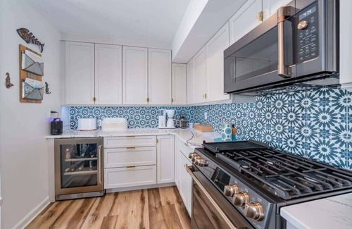 Avalon House | BayDream: Stylish Bay Front Escape with Fire Pit