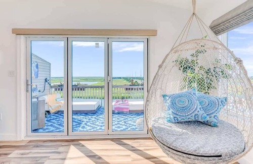Avalon House | BayDream: Stylish Bay Front Escape with Fire Pit