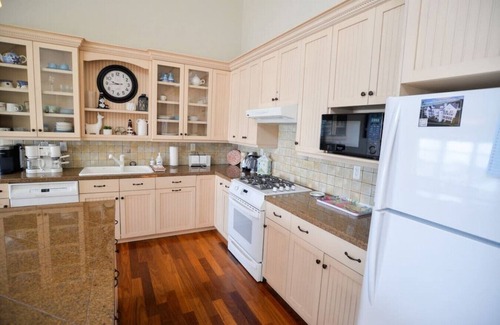Bayfield Apartment | Bayfield on the Lake - Waterfront Condo Downtown #302